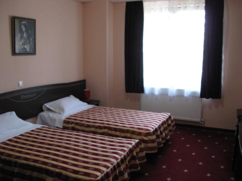 Hotel Premiere Bucharest Room photo